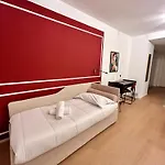 Le Dame نابولي